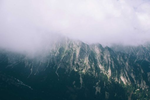 Fototapeta Wallart Zamglone Wzgórza góry we mgle