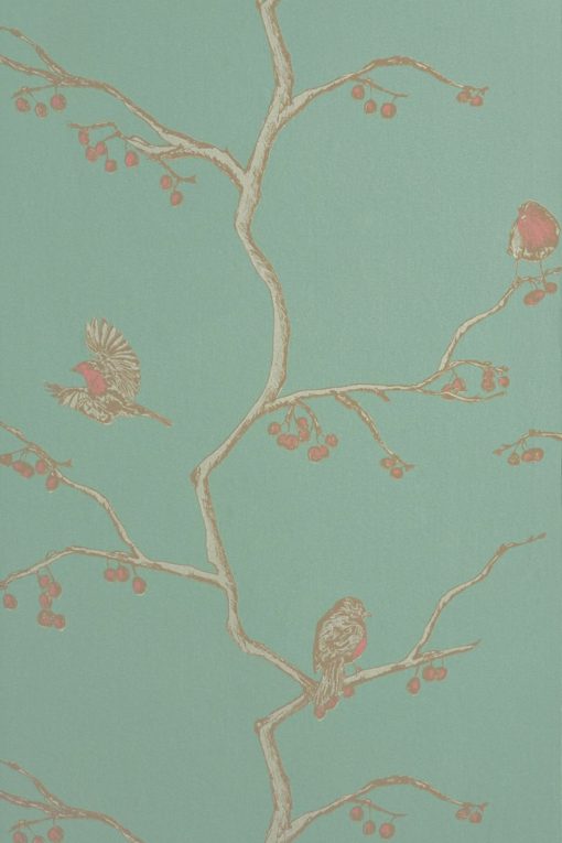 Tapeta Barneby Gates z angielskimi rudzikami wśród owocowych drzew w kolorze różu na miętowym tle
