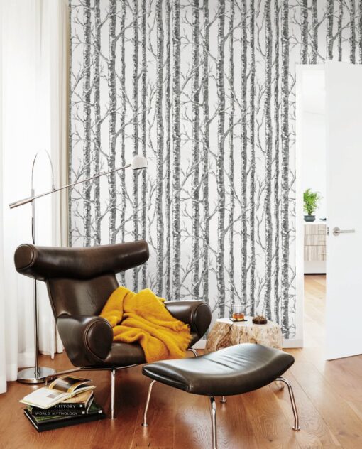 salon biała Tapeta York Wallcoverings Black & White BW3902 Paper Birch drzewa brzozy